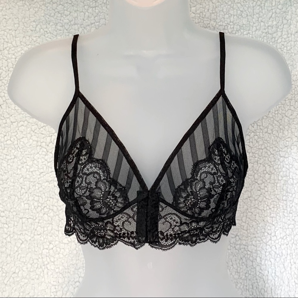 Never-worn Victoria’s Secret “Very Sexy” lace bra